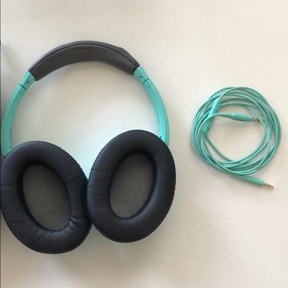 Bose Sound True over the ear headphones - Picture 2 of 3